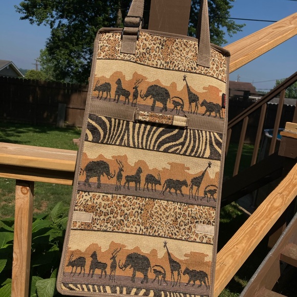 Yuhang Collapsible Safari Bag w/ Wheels - Picture 7 of 7